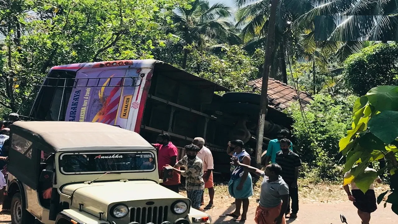 Road accident in Kerala bus collided house