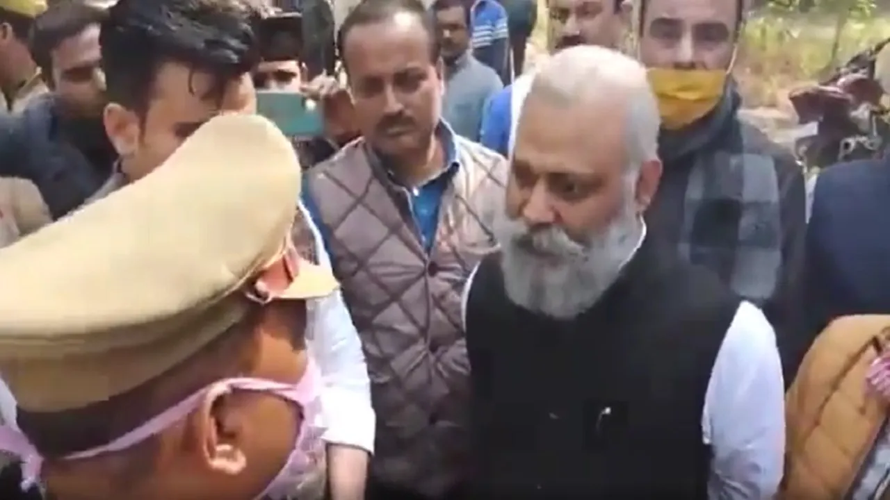 aap leader somnath bharti scolding si
