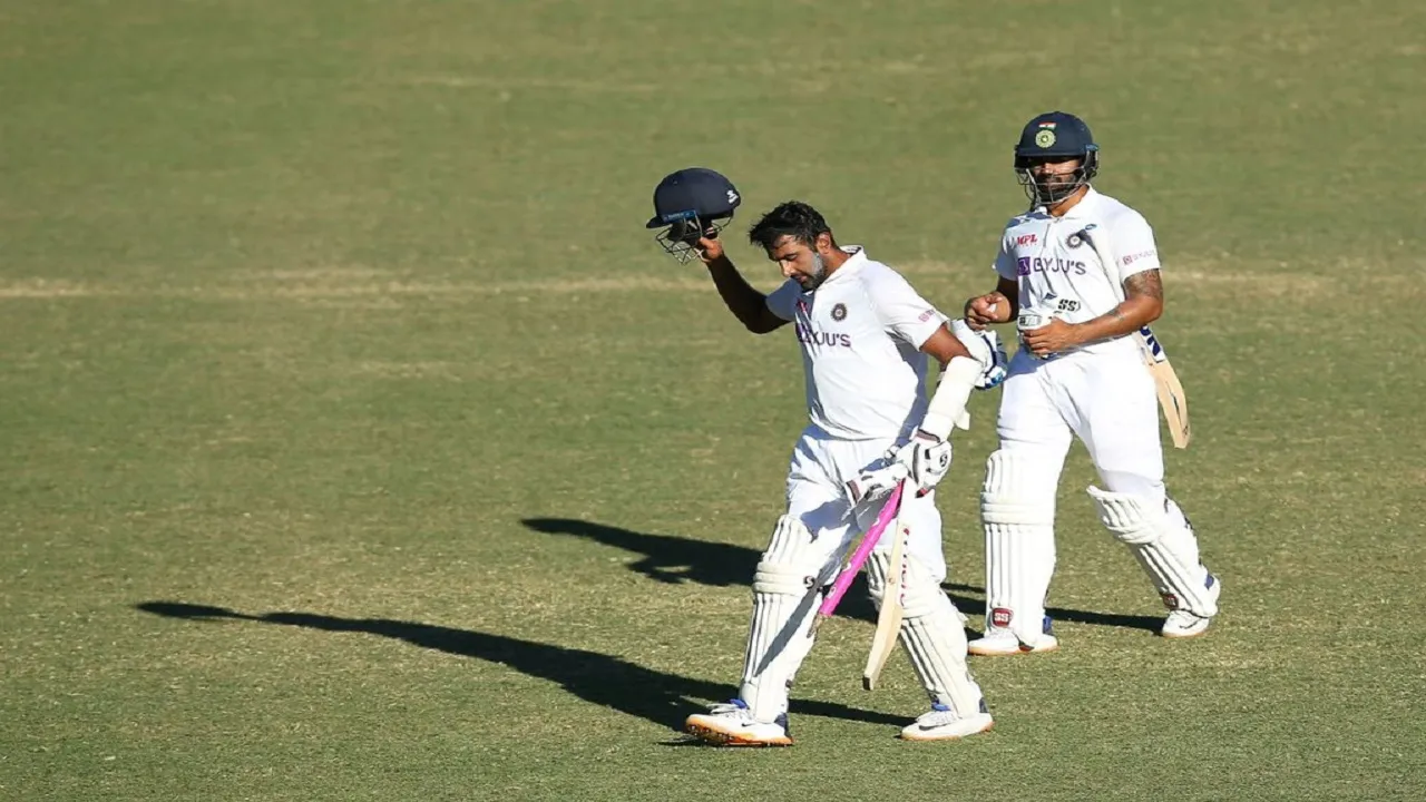 Ashwin  bat