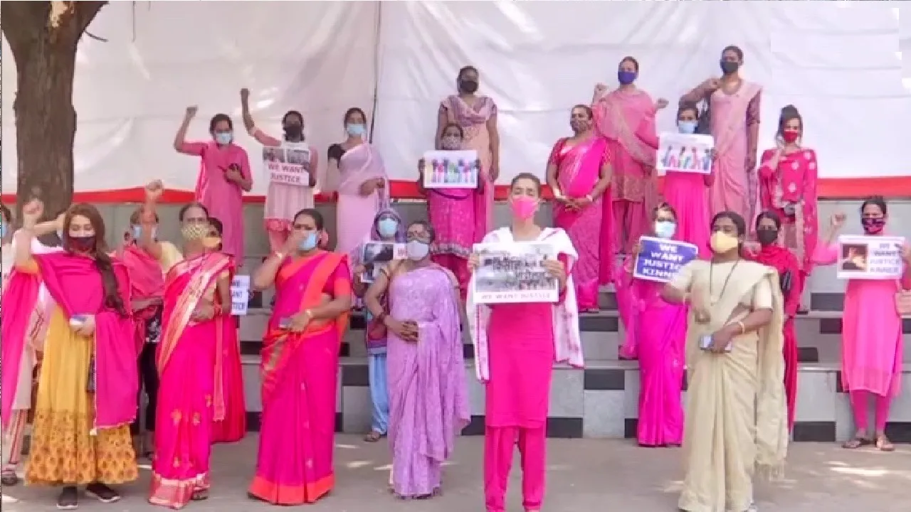 Transgenders Support Farmers Protest in Mumbai