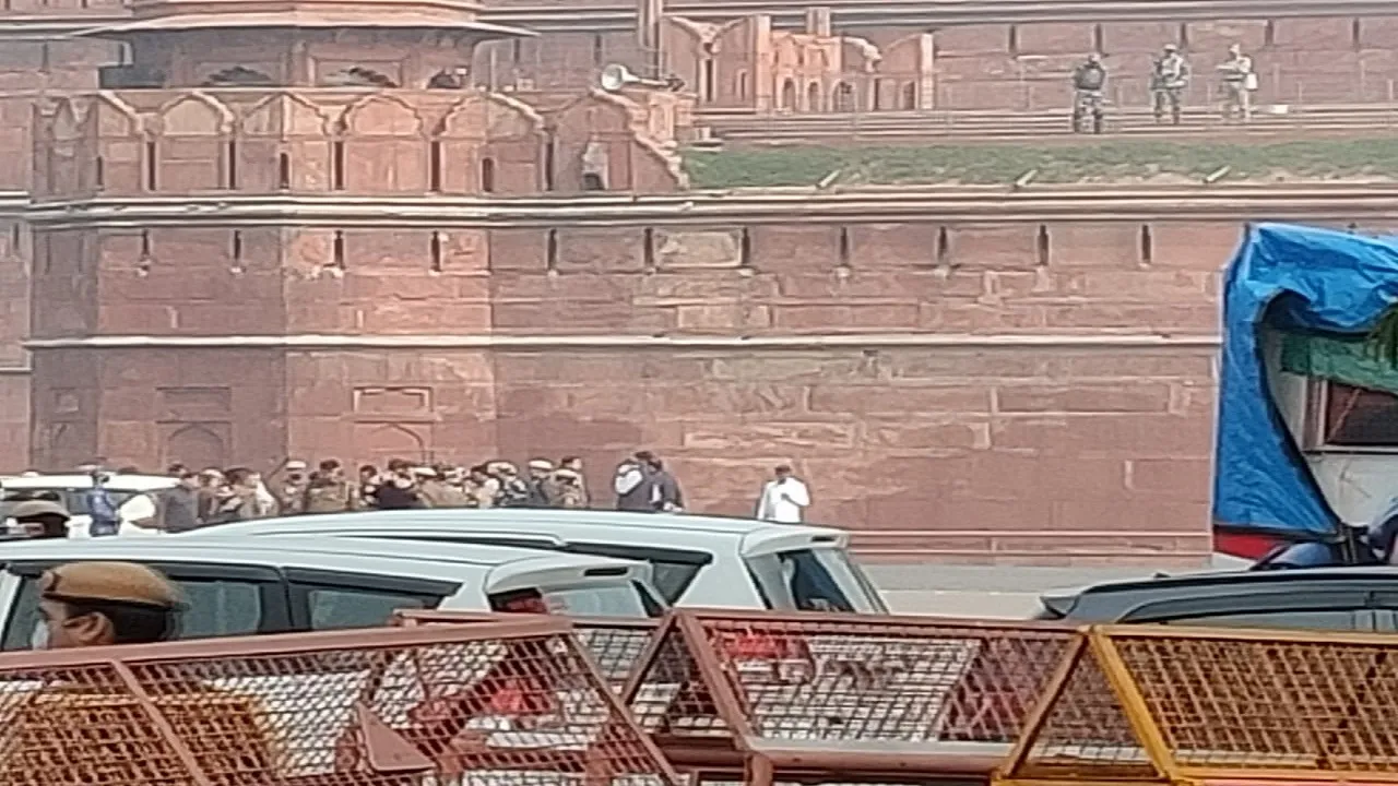 Deep Sidhu  Ikbal Singh taken to Red Fort to recreate crime scene