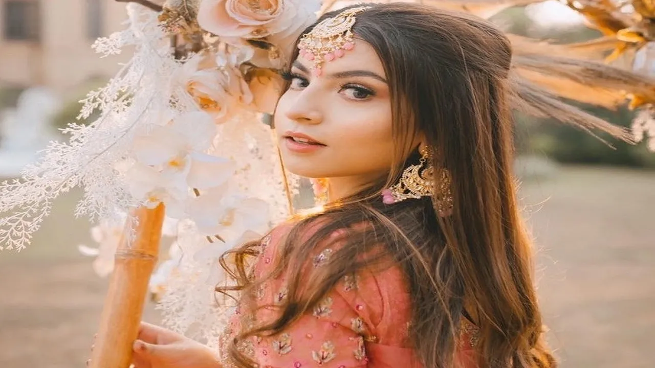 dananeerr mobeen pawri girl