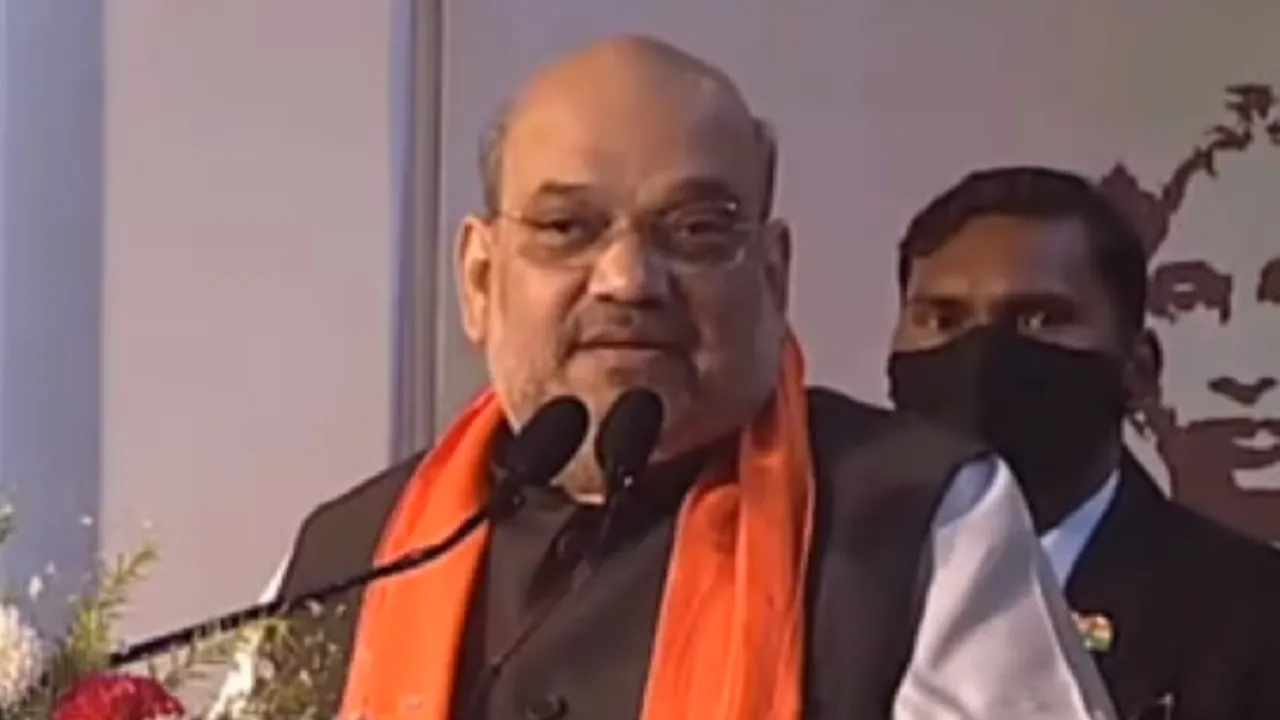 प. बंगाल: अमित शाह ने नेशनल लाइब्रेरी में शहीदों को दी श्रद्धांजलि