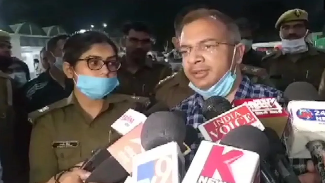 BJP सांसद कौशल किशोर के बेटे को गोली मारी, अस्पताल में भर्ती