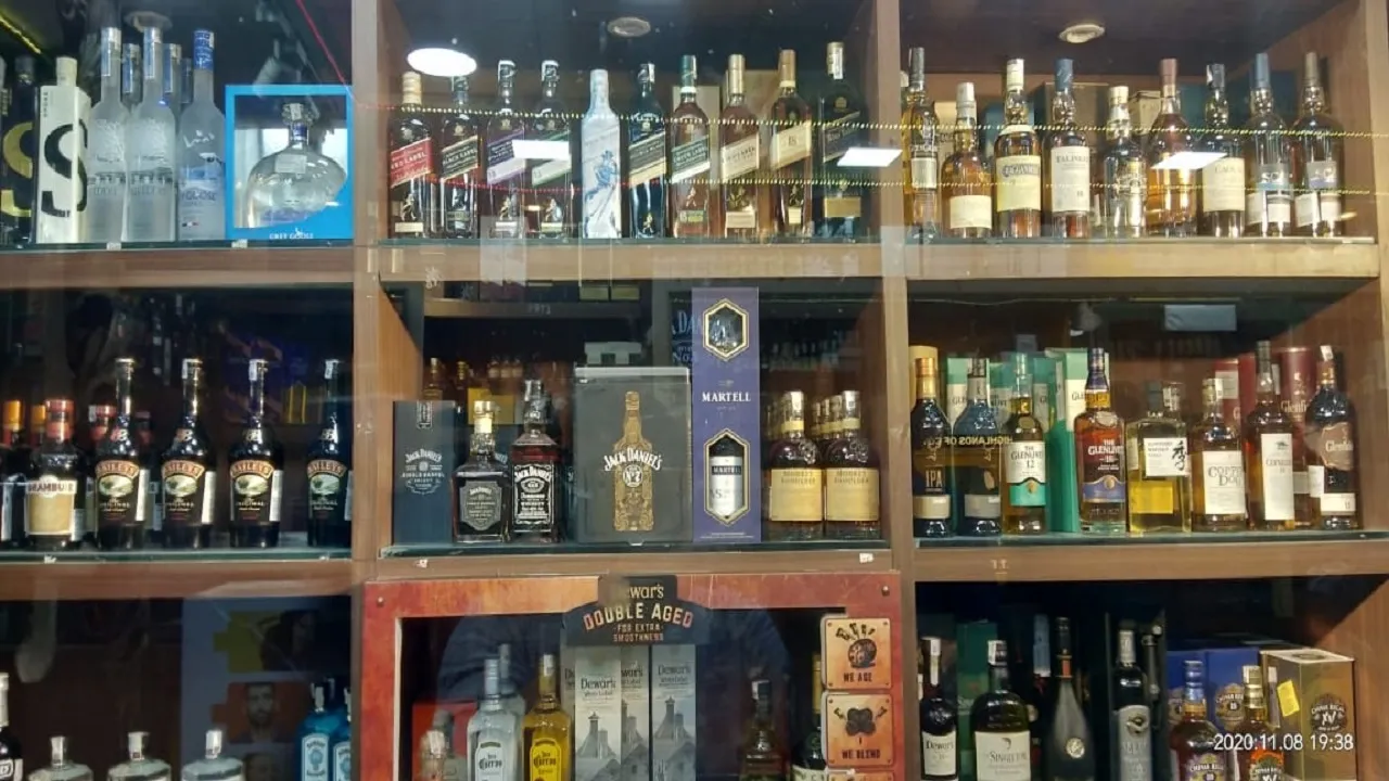 शराब से हो रही मौतों पर सियासत गर्माई