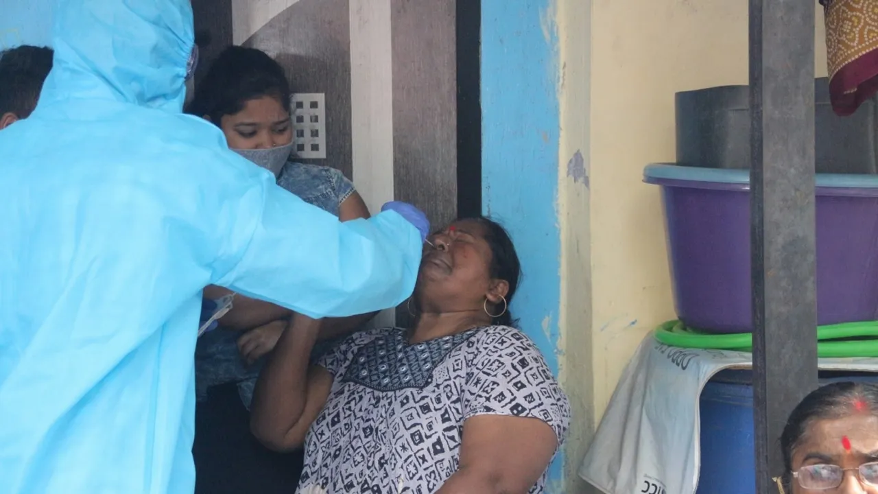 63 percent corona cases maharashtra