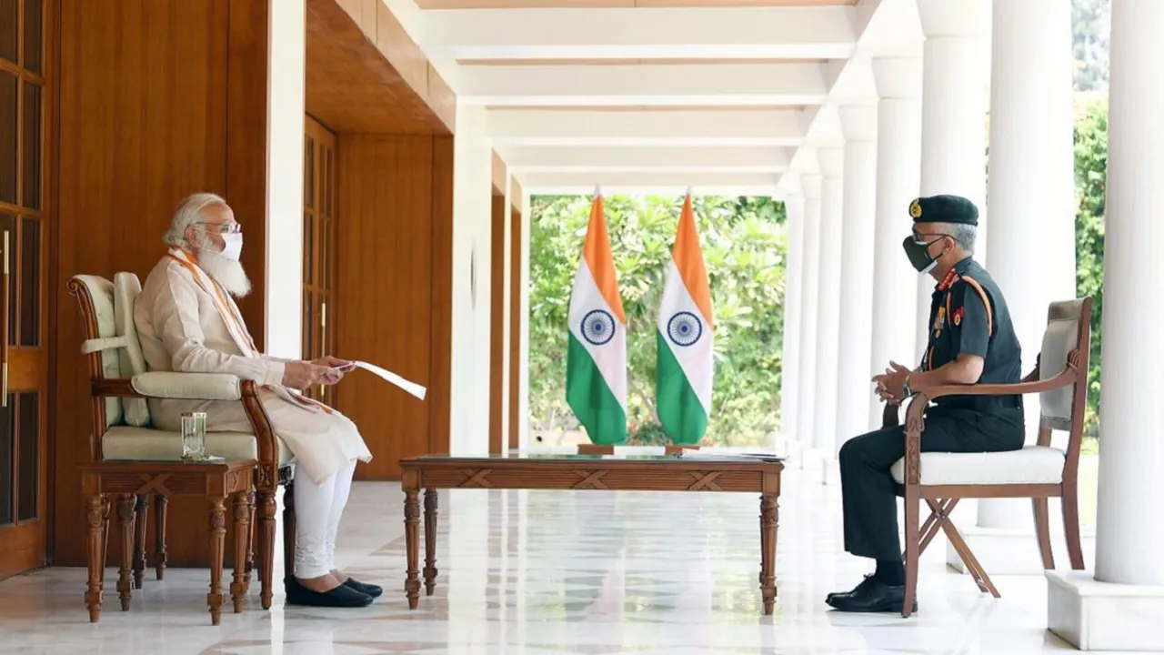 pm modi with army chief narvane