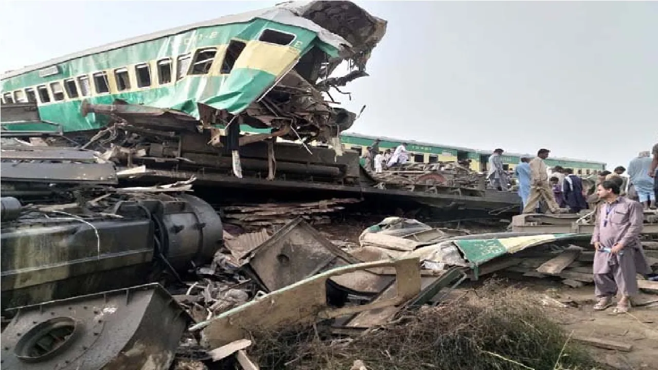 Pakistan Train Accident