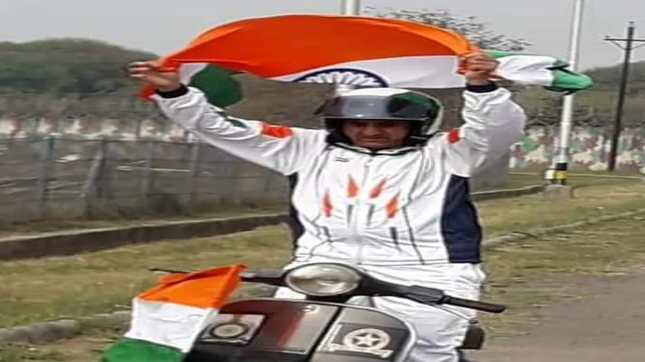 स्कूटर पर स्टंट