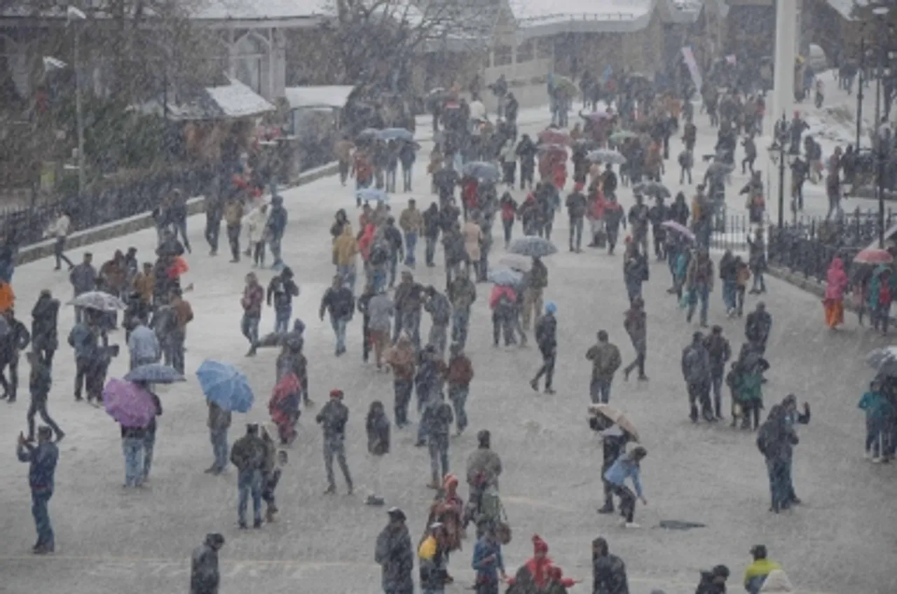 Shimla Tourists