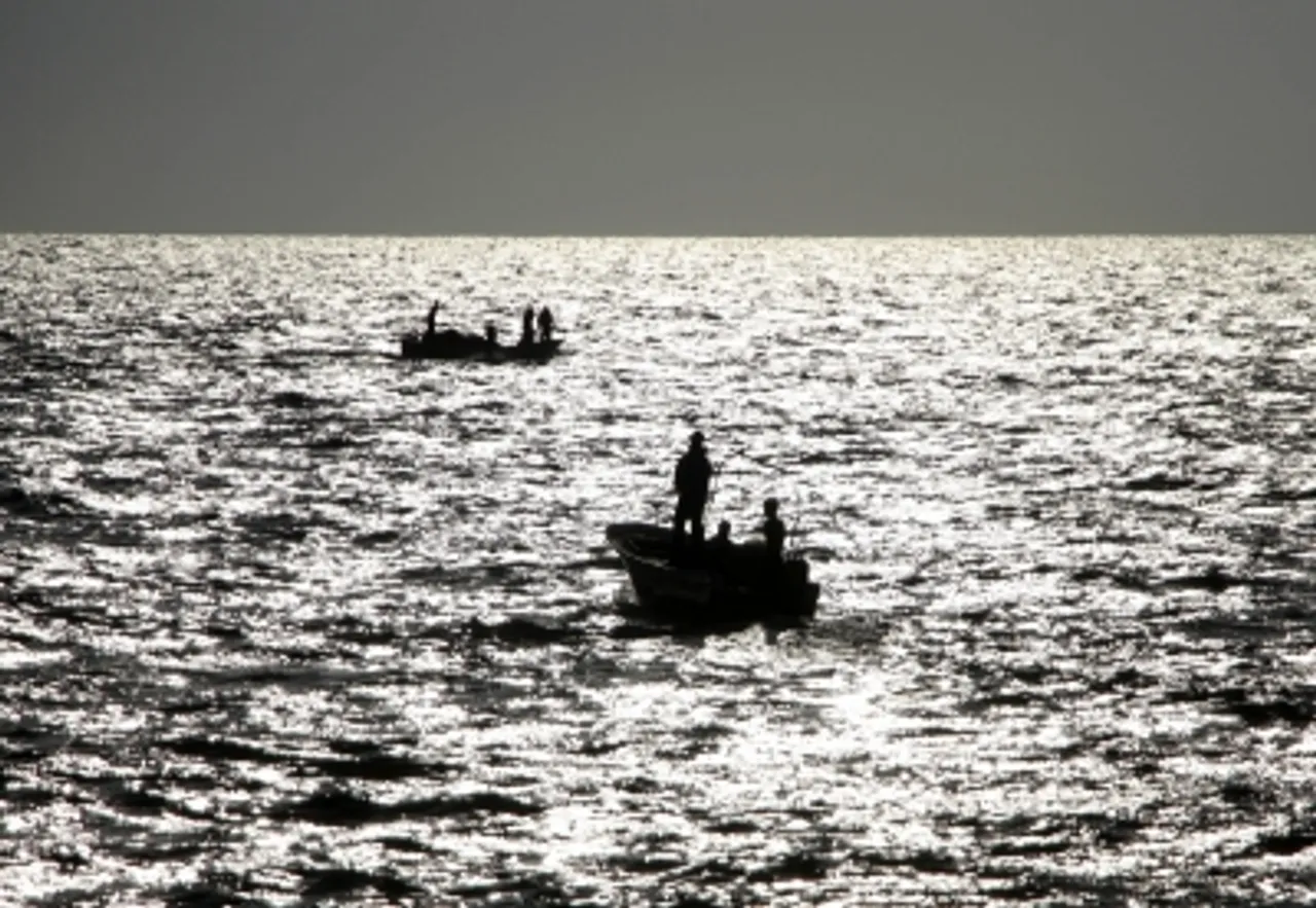 Boat capsizes
