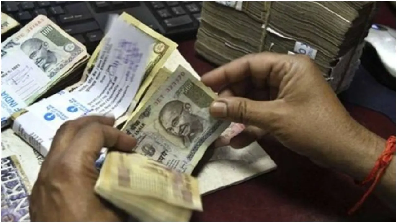 छोटी बचत योजनाओं पर कितना मिल रहा है ब्याज, देखें पूरी लिस्ट