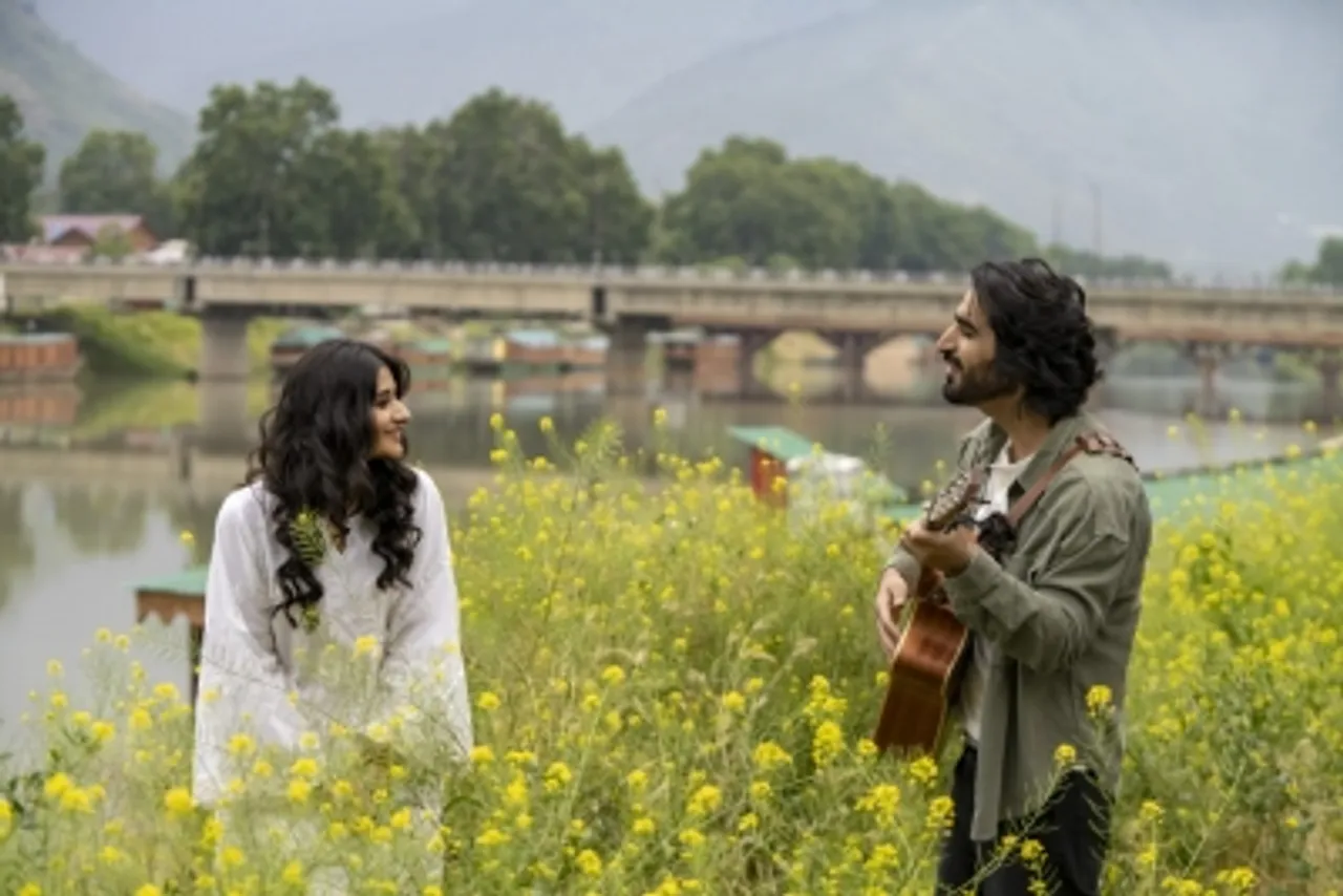 KASHMIRI SINGER