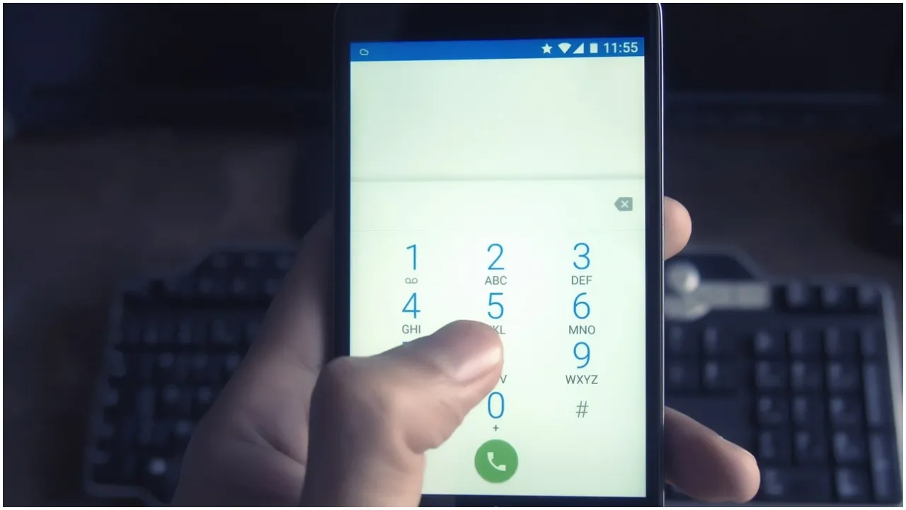 मोबाइल फोन यूजर्स (Mobile Phone Users)