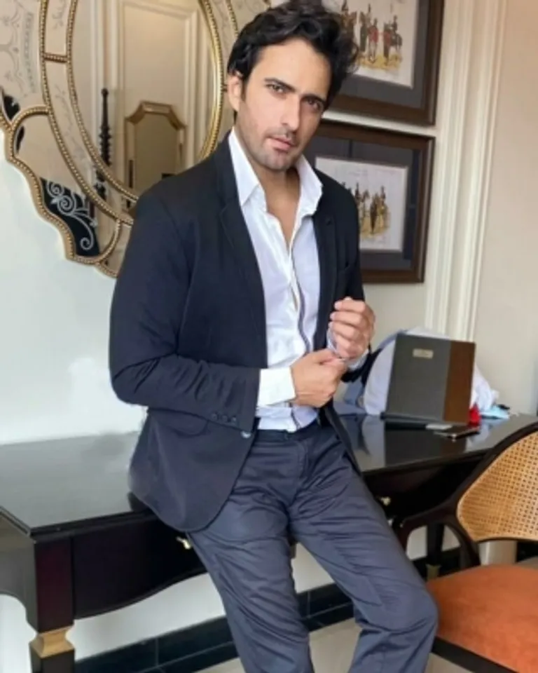 Deepak Wadhwaphotointagram