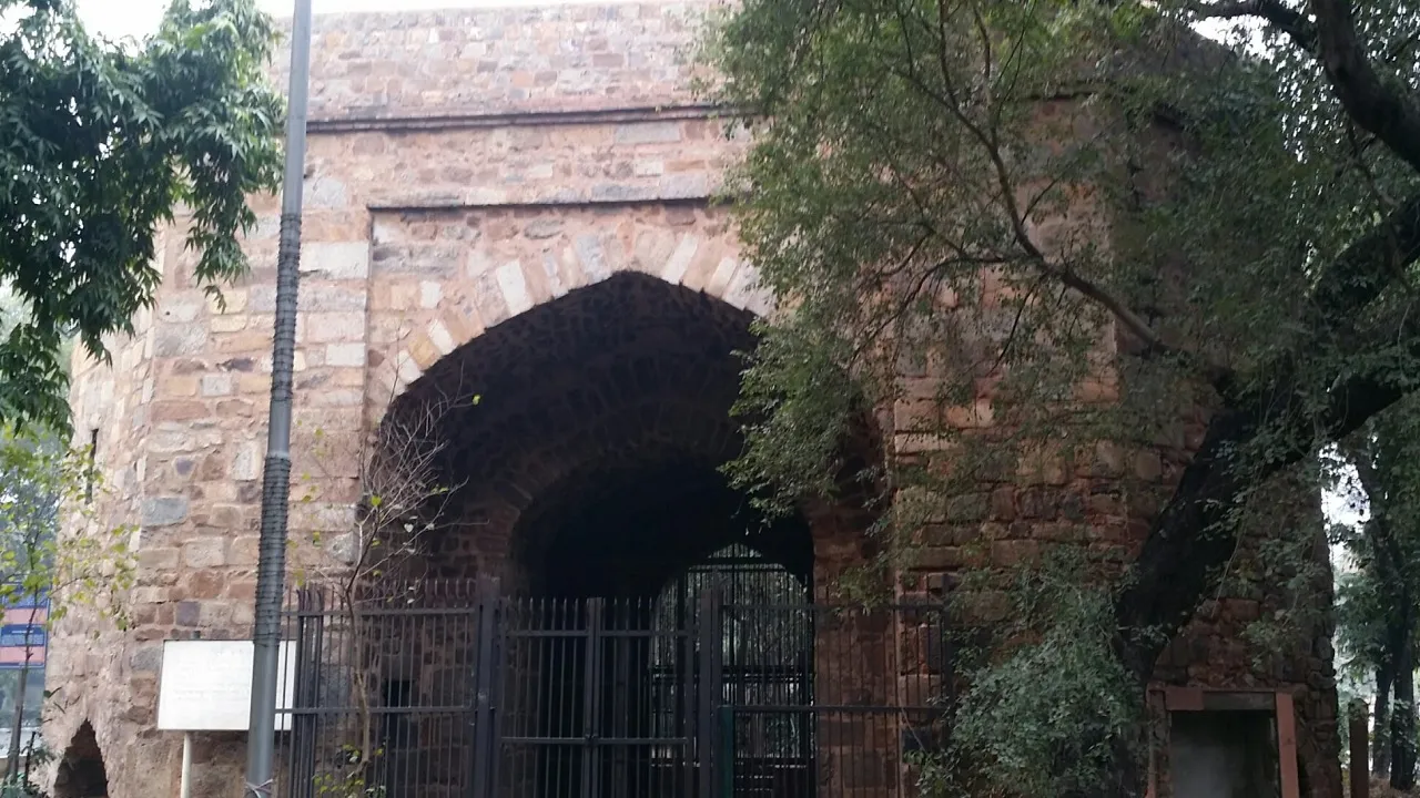 khooni darwaja