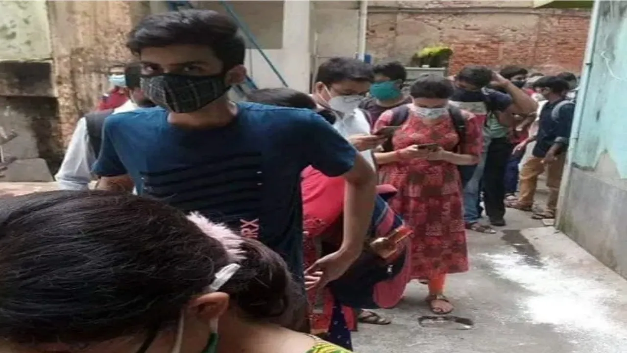  भारत का एक शहर ऐसा भी.. जहां किताब खरीदने के लिए भी लगती है कतार 