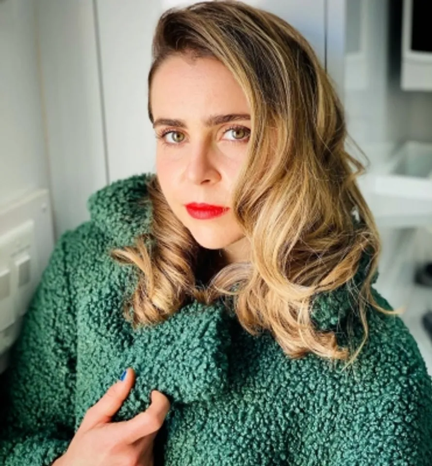 Mae WhitmanphotoIntagram
