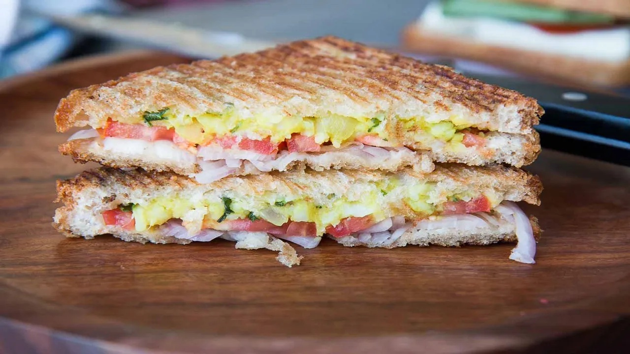 Aaloo Cheese Sandwich