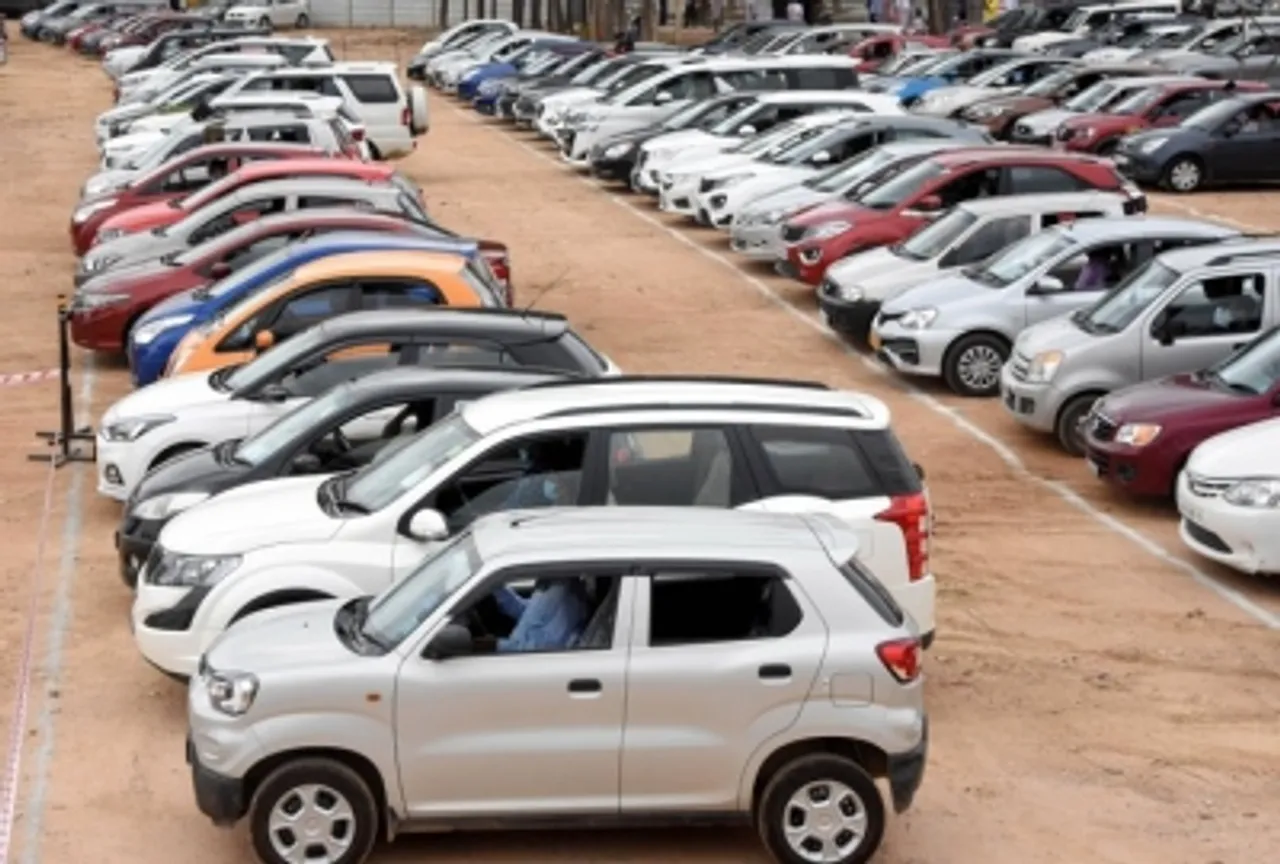 vehicle retail