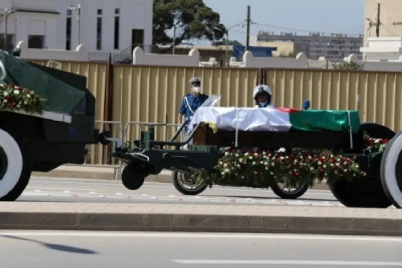 Vehicle carrying