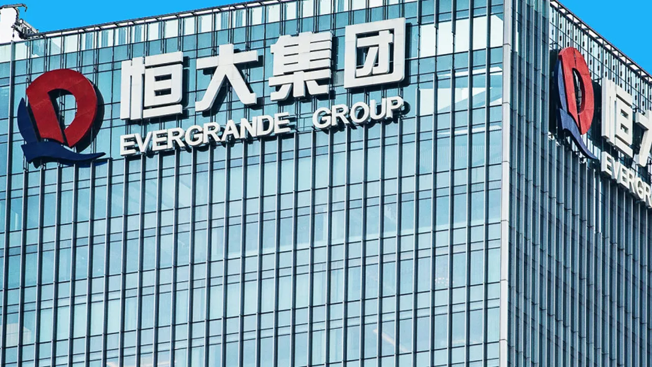 एवरग्रांड संकट (Evergrande Crisis):
