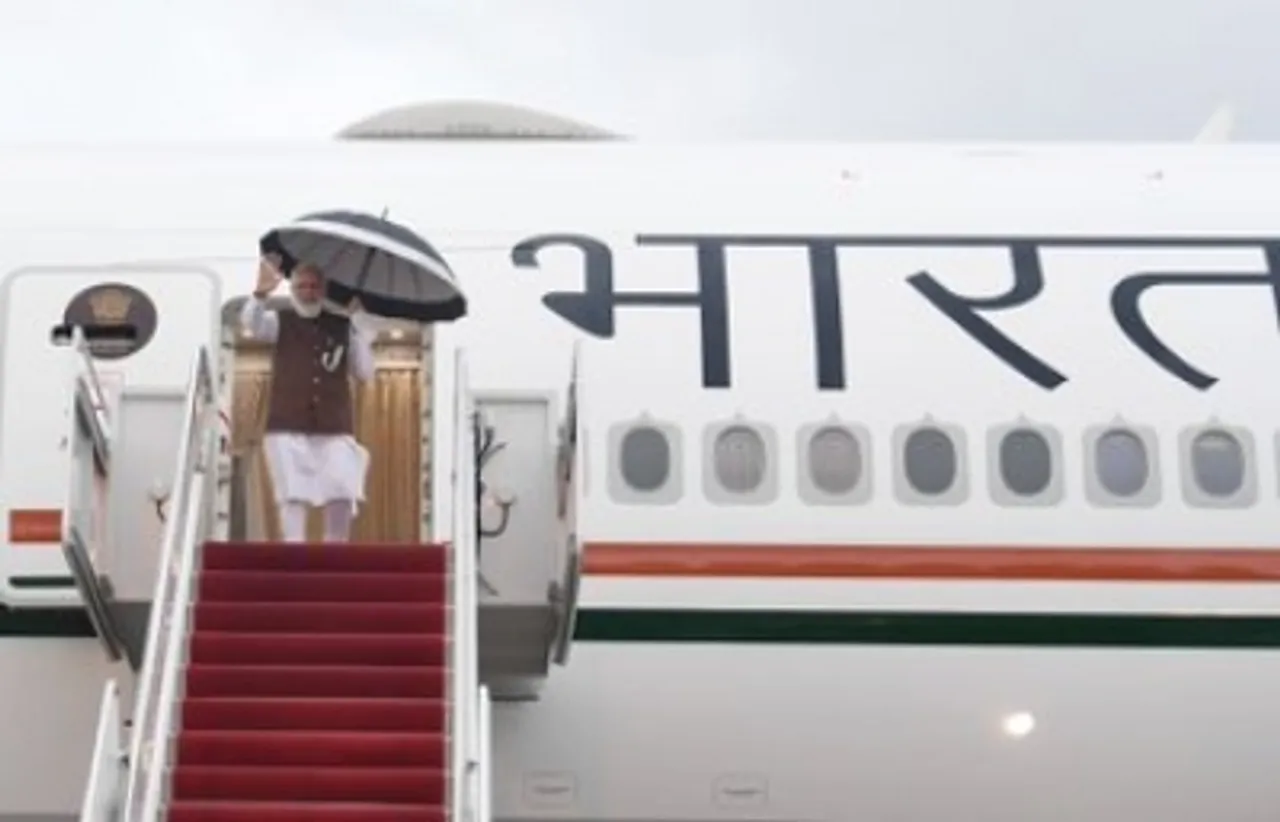 Modi arrive
