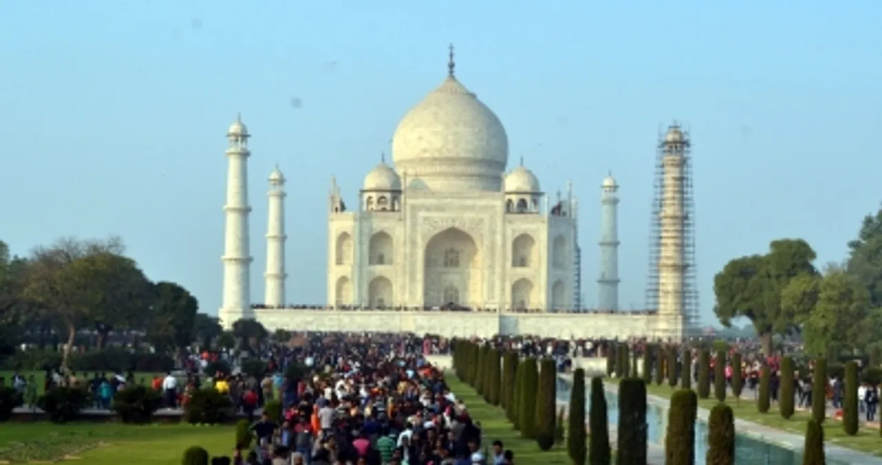 Agra tourit