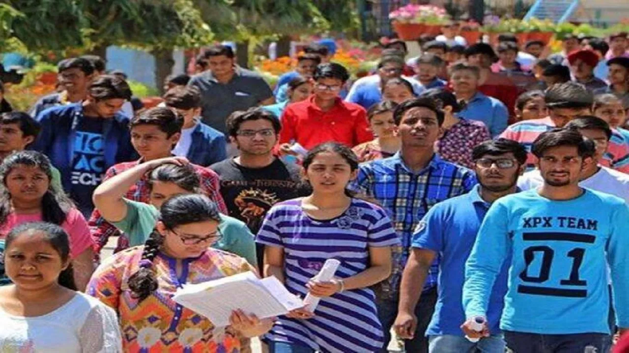 Sarkari Naukari43