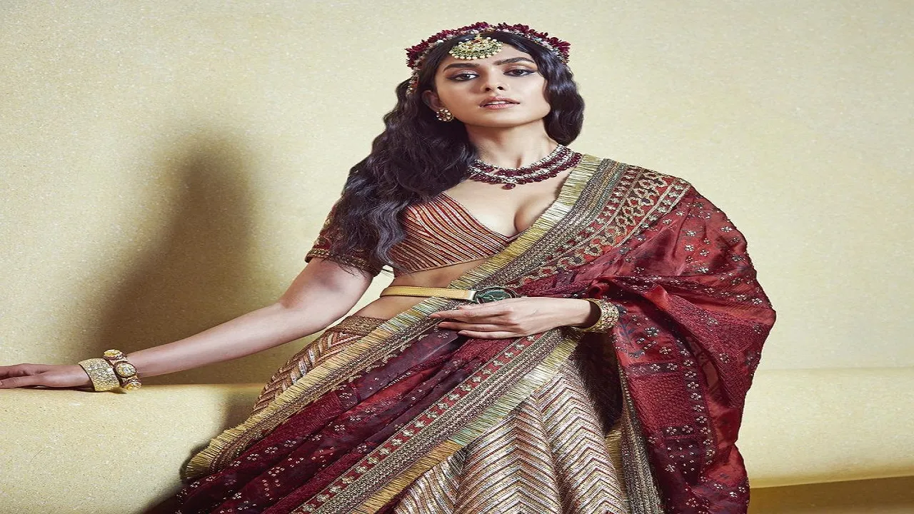mrunal thakur bridal look in jj valaya outfit
