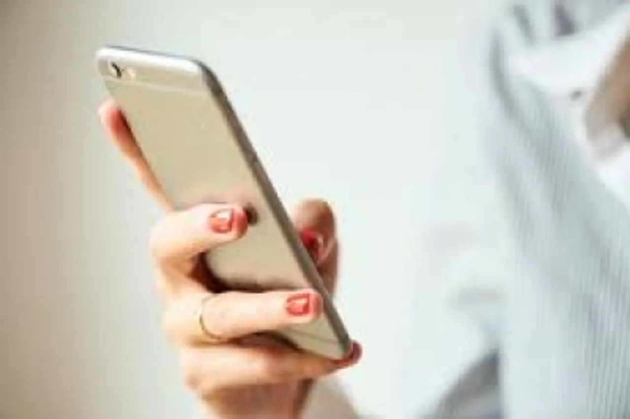 Thi martphone