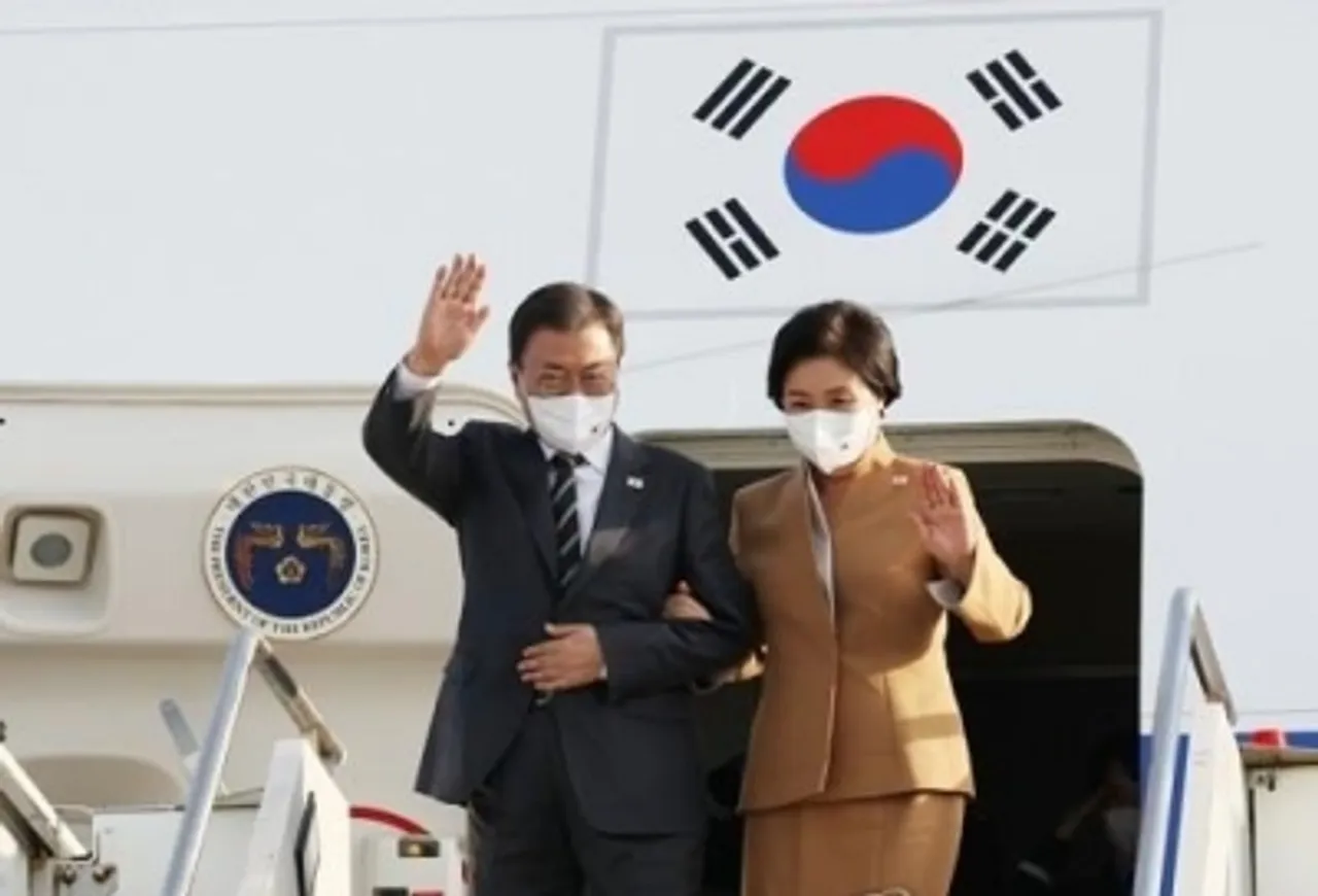 Moon arrive