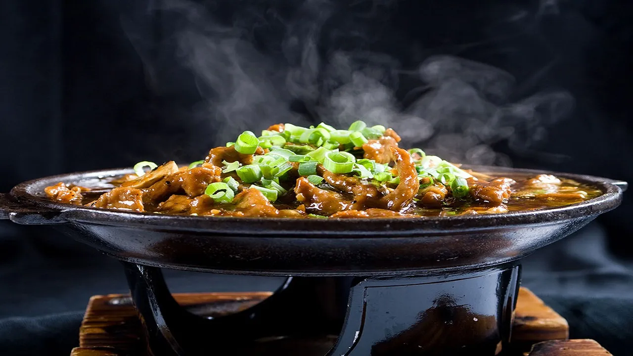 benefits of eating hot food