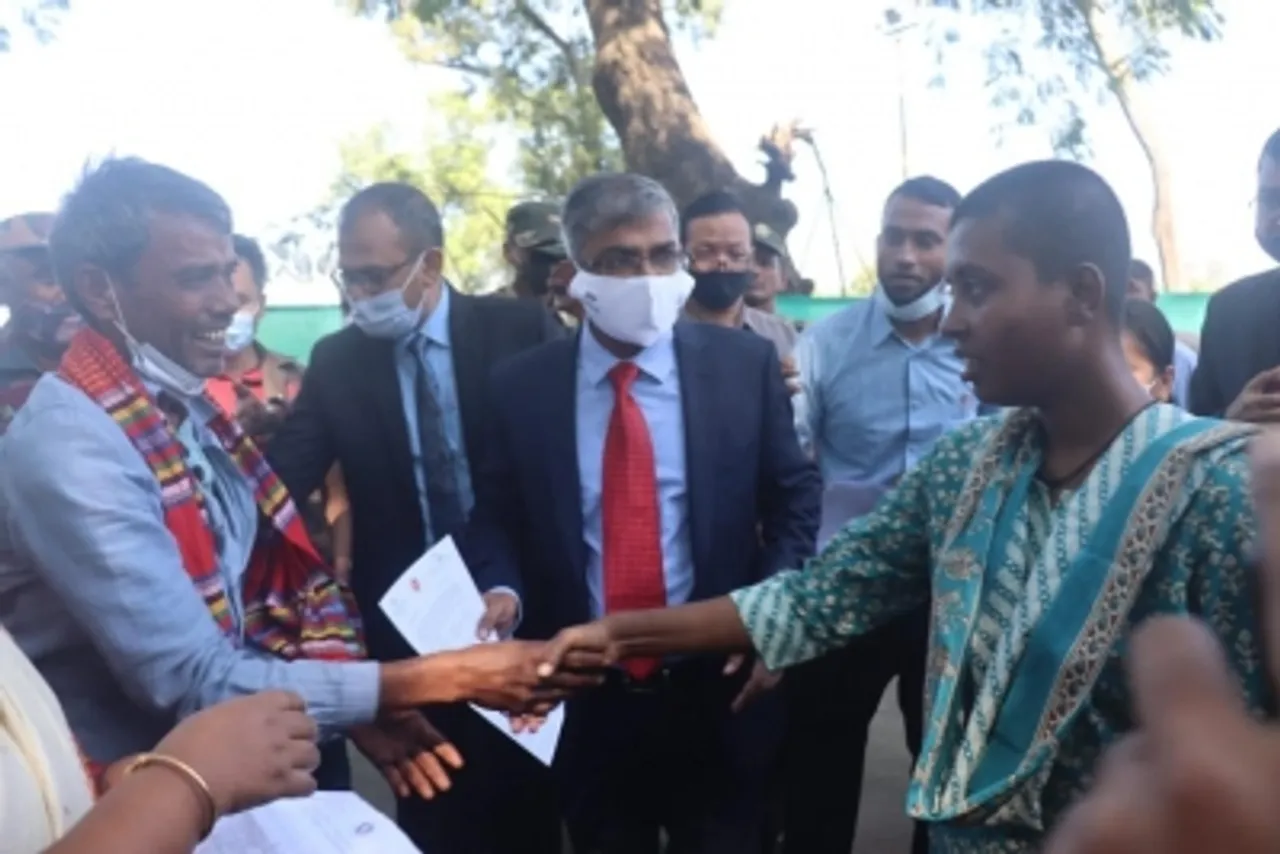 Six Bangladehi,