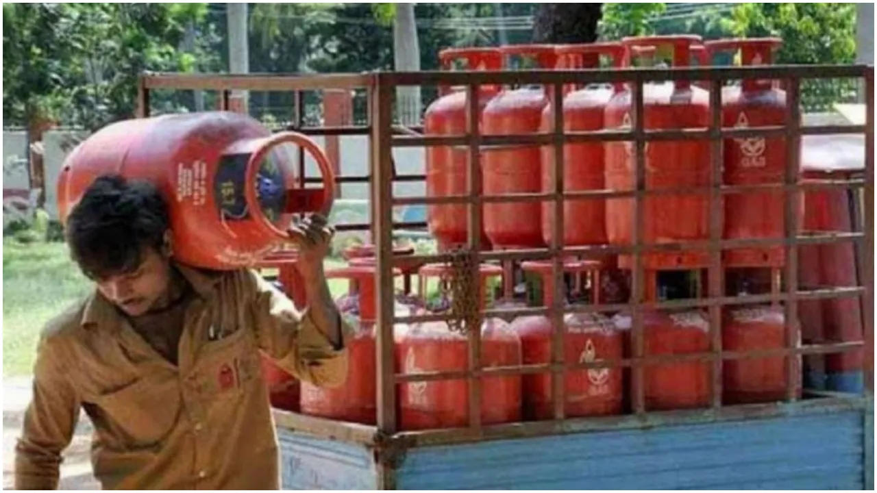 LPG Cylinder Price Today 1 Dec 2021