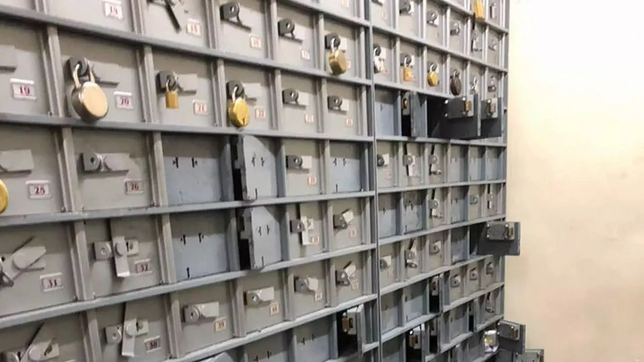 locker