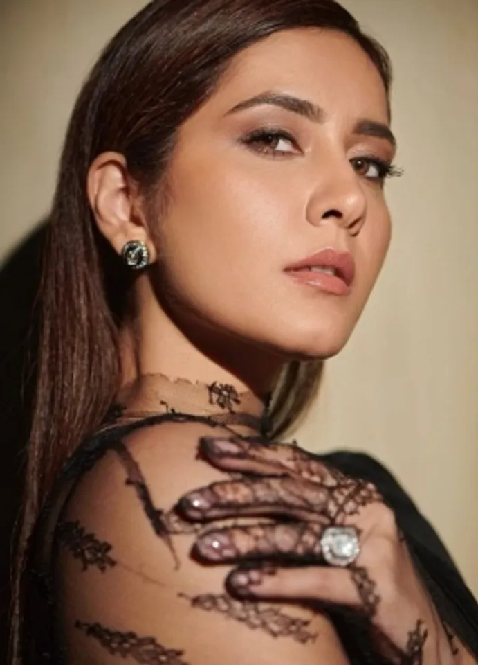 Raahii KhannaphotoIntagram