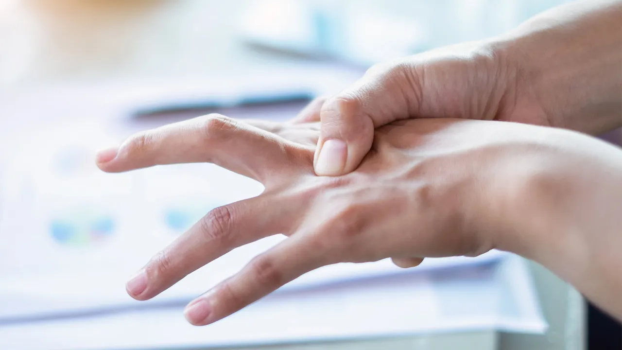 Home remedies for swelling or jammed fingers