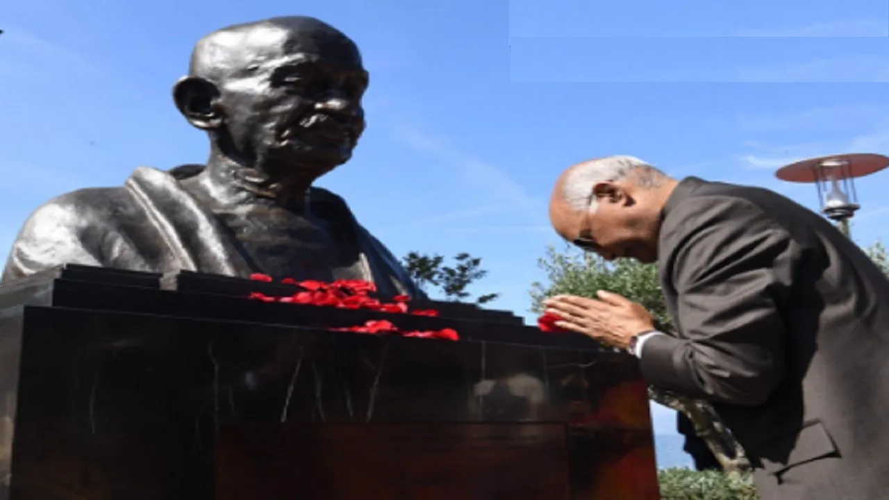 Bapu Statue