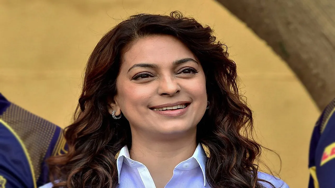 Juhi Chawla mourns the death of Lata Mangeshkar