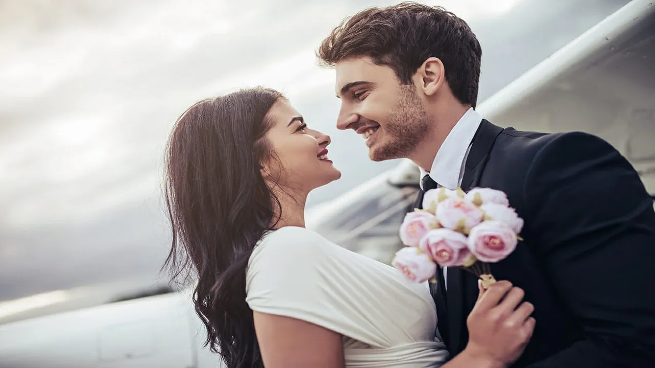 newly wedded couple gifts