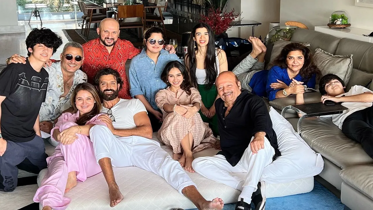 hrithik saba lunch photo