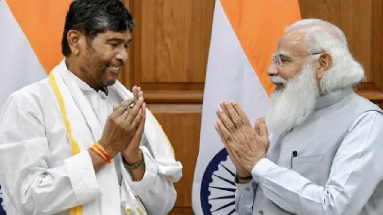 PM MODI AND PARAS