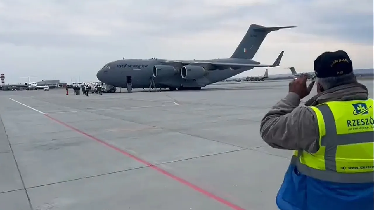 C-17 Globemaster rescue Indian Students from Ukraine