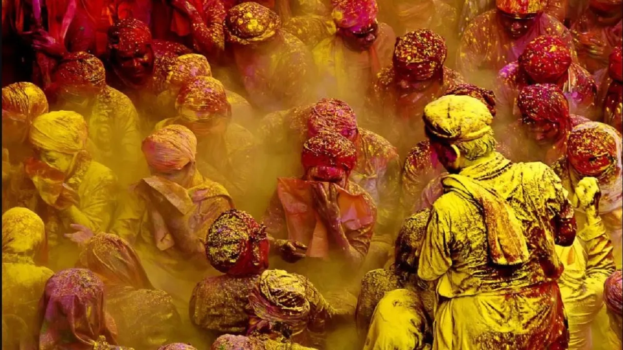 कृष्ण की ब्रजभूमि से महादेव की काशी तक छिपे हैं होली के कई रहस्य