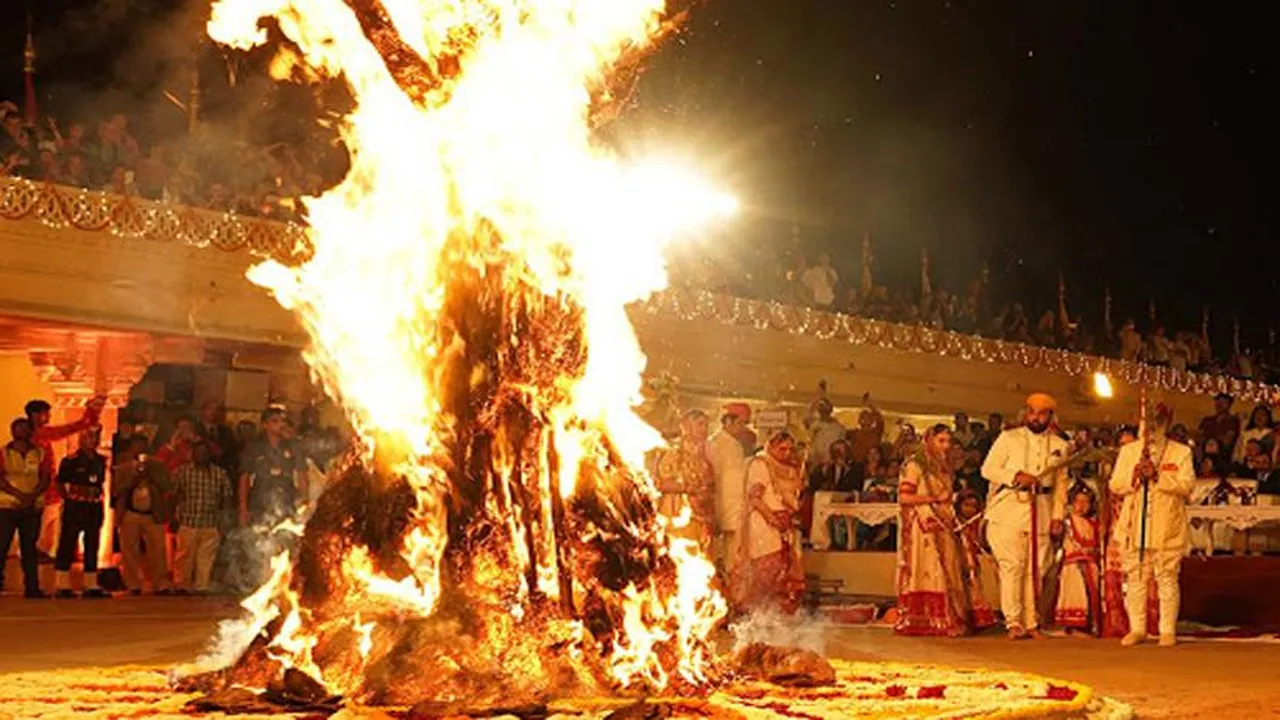 Holika Dahan 2022 Shubh Muhurat