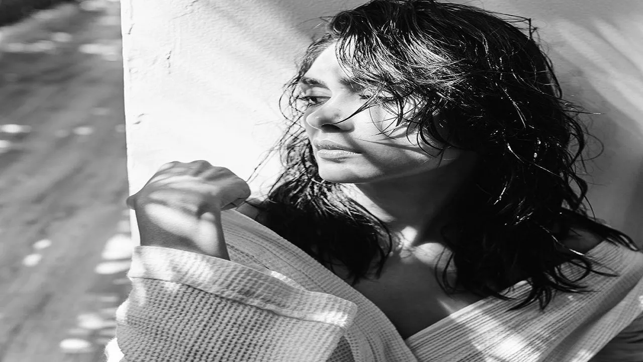 Mrunal Thakur Viral News