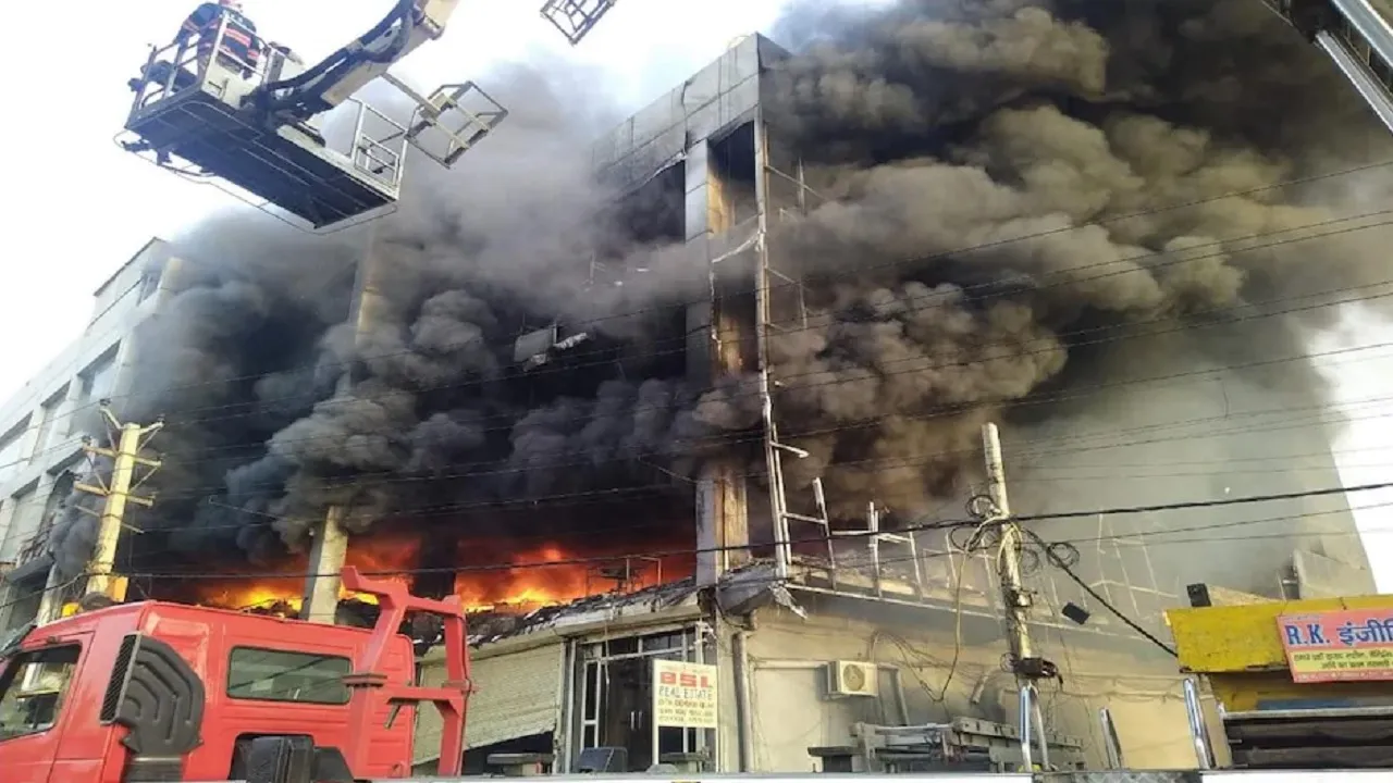 Mundka fire break out