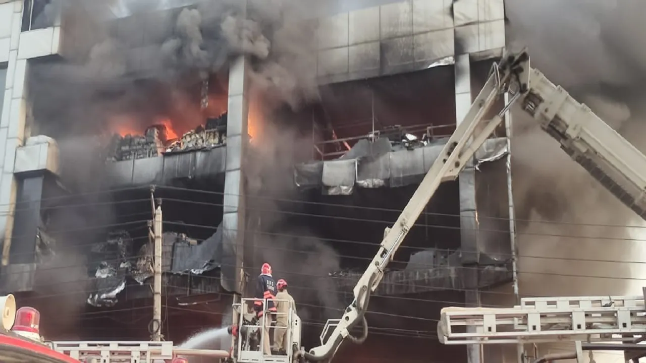 fire in delhi