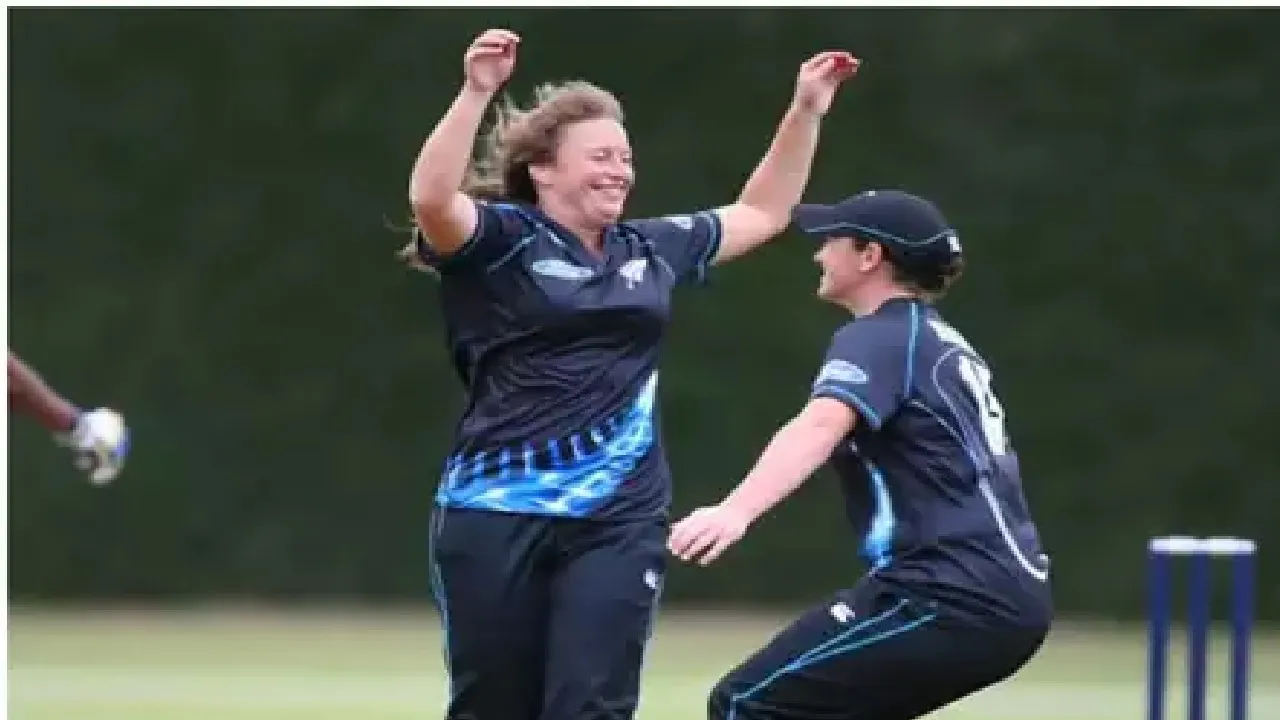 women cricketer